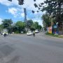 Polisi tengah melakukan pengaturan lalu lintas di Simpang Beatrix Lembang, Kabupaten Bandung Barat. (Foto: Nur Fidhiah Shabrina/JPNN.com)