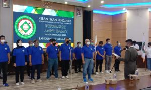 Pelantikan PERBASASI, Ketua Umum KONI Jabar Harapkan Ukir Prestasi Baru Pelantikan pengurus baru PERBASASI Jawa barat periode 2022-2026. Kamis (3/1). Foto. Sandi Nugraha