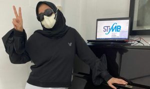 Lady Rocker Indonesia yang juga pendiri Sekolah Tinggi Ilmu Musik Bandung (STiMB) Nicky Astria. (ANTARA/HO-STiMB)