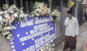 Terbakar Dendam, Jadi Motif Pelaku Penusukan Guru SD di Bandung Suasana rumah korban penusukan di SDN 032 Tilil, Kota Bandung. Foto. Deni Jabar ekspres