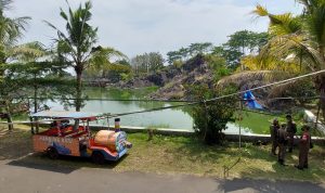 90 Persen Wisata di Kabupaten Bandung Sudah Pasang Aplikasi PeduliLindungi Wisata Gunung Batu, Baleendah Kabupaten Bandung yang sudah memasang aplikasi pedulilindungi. (Yully S Yulianty/Jabar Ekspres)