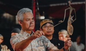 Ganjar Sindir Ustaz Khalid Basalamah: Diajarin Wayang Dulu, Biar Tahu