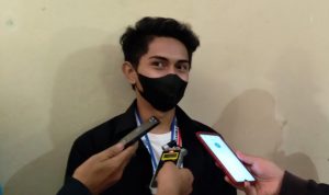 Indra Tresna Ramadhan, 20, warga Desa Pasirnanjung, Kecamatan Cimanggung, Kabupaten Sumedang peraih kejuaraan E-Sport tingkat Nasional. (Jabar Ekspres)