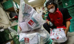 Ilustrasi distribusi obat Covid-19 (Miftahul Hayat/JawaPos.com)