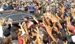 Pengacara HRS Bandingan Kerumunan Jokowi dan Rizieq Shihab: Hukum Tajam ke Sana