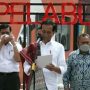 Sikap Luhut Dinilai Tidak Beretika Saat Bersama Jokowi, Ini Sebabnya