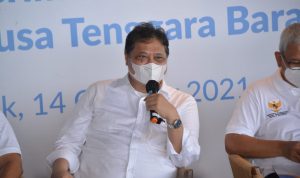 Menko Airlangga Hartarto ketika bertemu dengan alumni Program Kartuprakerja.