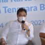Menko Airlangga Hartarto ketika bertemu dengan alumni Program Kartuprakerja.