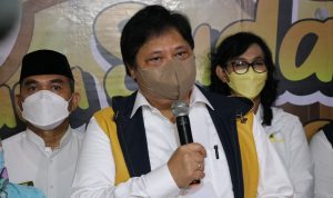 Menko Airlangga Hartarto ketika melakukan kunjungan kerja