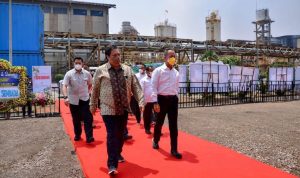 Airlangga Hartarto Lakukan Groundbreaking Pabrik Pengolahan Tembaga dengan Kapasitas 342.000 ton Per Tahun Menko Airlangga Hartarto ketika menghadiri acara Groundbreaking PT Smelting industri tembaga