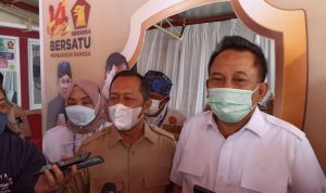 Siapkan Ribuan Dosis, Gerindra Jabar Bakal Gelar Vaksinasi Booster se-Jawa Barat Dok. Ketua DPD Jabar Gerindra, Taufik Hidayat (Kanan) bersama Koordinator vaksinasi DPD Jabar Golkar, H. Arif Hamid Rahman (kiri), Selasa (1/2). Foto: Sandi Nugraha.