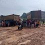 Aksi demo warga Desa Nagreg saat hentikan aktivitas galian C. (Istimewa)