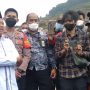 Wakil Gubernur Jawa Barat, Uu Ruzhanul Ulum saat mengecek galian C di Desa Nagreg, Kecamatan Nagreg, Kabupaten Bandung. (Jabar Ekspres)