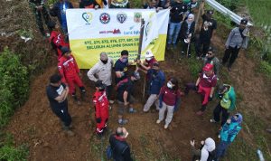 Sulit Akses, Ikatan Alumni SMAN 5 Bangun Jembatan Gantung Perintis di Desa Nanggerang Ikatan Alumni SMAN 5 (IA Lima) membangun jembatan gantung perintis di Desa Nanggerang.