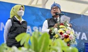 Gubernur Jawa Barat Ridwan Kamil saat meresmikan Pusat Budaya Pagerageung tahap pertama di Kabupaten Tasikmalaya, Minggu (6/2/2022).