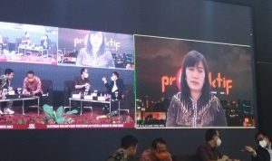 Herni Ika, Kasubdit II FKDH OTDA, saat mengikuti seminar nasional "Legitimasi dan Implikasi Penetapan 20 Pj Kepala Daerah di Jawa Barat", yang digelar FISIP UNPAS, pada Jumat (11/2).