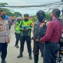 Kapolres Sumedang, AKBP Eko Prasetyo Robbyanto saat lakukan pemantauan PPKM Level 3 di wilayah Barat. (Jabar Ekspres)