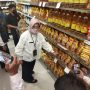 AMAN: Kepala Dinas Perdagangan dan Perindustrian (Disdagin) Kota Bandung, Elly Wasliah memastikan stok minyak goreng di Kota Bandung, aman.