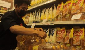 Disdagin Ungkap Masih Ada Oknum yang Jual Minyak Goreng Mahal