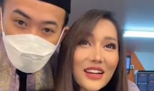 Ustadz Syam Rangkul Lucinta Luna (sumber: tiktok @lucintaluna)