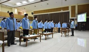 Bupati Bandung Dadang Supriatna pimpin pelantikan Kepengurusan Dewan Pengurus Daerah (DPD) Badan Komunikasi Pemuda Remaja Masjid Indonesia (BKPRMI) Kabupaten Bandung Periode 2021-2025 di Gedung Moch Toha Soreang, Senin (21/2).