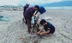 KFC Indonesia bekerja sama dengan Divers Clean Action (DCA) mengadakan bersih pantai dan laut di 10 Provinsi di Indonesia.