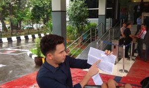 Jonathan Frizzy diharuskan untuk membayar hadhanah atau biaya pemeliharaan anak sebesar Rp 30 juta per bulan. (Evi Ariska/Dok. JawaPos.com)