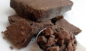 Terasi, bumbu masakan berbahan dasar udang dan biasa digunakan untuk membuat sambal menjadi lebih lezat (Foto:Istimewa-resepkoki.id)