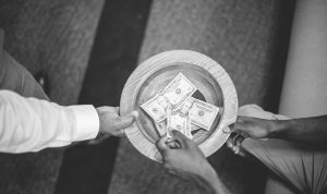 Ini Dia 3 Keutamaan Bersedekah di Hari Jumat Ilustrasi bersedekah (freepik)