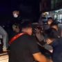 Polres Tasikmalaya Kota saat melakukan razia secara mobile untuk mengantisipasi aksi geng motor di Kota Tasikmalaya, Jumat malam (25/2). Foto:istimewa