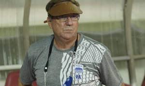 Pelatih Rene Albert Puji Permainan Persipura