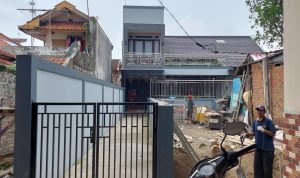 Doni Salmanan Kerap Bagikan Sembako Pada Tetangga Rumah orang tua Doni Salmanan, di Gang Sariwangi, Desa Soreang, Kecamatan Soreang sama nampak sepi,