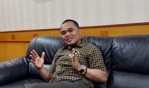 Sahrul Gunawan Kembali di Gadang-gadang Akan Masuk ke Partai Golkar Ketua DPD Golkar Kabupaten Bandung Sugianto mengatakan, partai Golkar terbuka untuk siapapun yang mau bergabung.