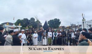 Massa Arassy saat melakukan orasi mendesak Presiden Jokowi mencopot Menag Yaqut. di Sukabumi.