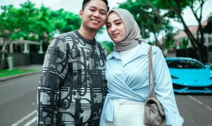 Tak Percaya Ramalan, Istri Doni Salmanan Bantah Isu Perceraian