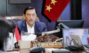 Luhut Recoki Aturan Tarawih Harus Booster, Netizen Meradang. (foto: Instagram/@luhut.pandjaitan)