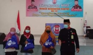 Ketua DKR Kota Depok, Roy Pangharapan (kanan) Saat acara Tasyakuran HUT DKR ke-14. ist
