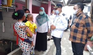 Penetapan Wilayah Darminduk di Mampang Diharap Mempercepat Pemutakhiran Data Penduduk Lurah Mampang, Darmawansyah (kedua dari kanan), ist.