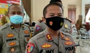 Kapolres Ciamis AKBP Tony Prasetyo Yudhangkoro, menyatakan telah menetapkan dua pengendara motor gede menjadi tersangka, Selasa (15/3/2022). Foto:Iman SR / Radar Tasikmalaya