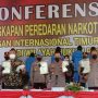 Dok. Konferensi pers Polda Jabar yang dipimpin oleh Kapolri terkait pengungkapan kasus narkoba di wilayah Pangandaran. Kamis (24/3). Foto. Sandi Nugraha