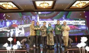 Bupati Bandung Dadang Supriatna menghadiri kegiatan Forum Kota/Kabupaten Sehat (FKKS) atau Healthy Cities Summit di Patra Semarang Hotel & Convention, Kota Semarang, Senin (28/3).