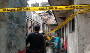 Sisa kebakaran di Bogor yang dipasangi garis polisi. (ist)