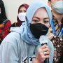 Angelina Sondakh saat wajib lapor di Balai Pemasyarakatan (Bapas) Klas I Jakarta Selatan, Jumat (4/3). Foto: Romaida/JPNN.com