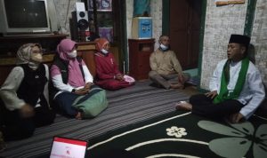 Bupati Bandung Akan Beri Alat Produksi Gula Aren pada IKM Cipelah Bupati Bandung Dadang Supriatna saat berkenjung ke Desa Cipelah Kecamatan Rancabali, Kabupaten Bandung.
