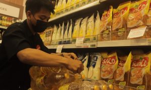 Masih Banyak Pelaku Usaha Nakal, Harga Minyak Goreng Belum Akan Turun