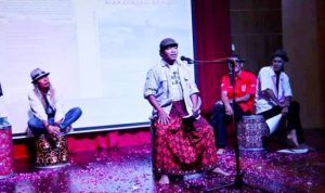 Para Penyair yang Ingin Mendekatkan Puisi ke Masyarakat