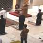 Salat berjarak hindari Covid-19. MUI kini minta umat Islam rapatkan saf sambut Ramadan. (Tangkapan layar/YouTube Masjid Istiqlal TV)