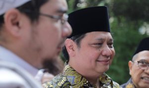 Airlangga Hartarto mengumumkan bahwa umat muslim sekarang sudah diperbolehkan beribadah di masjid selama Ramadan nanti.