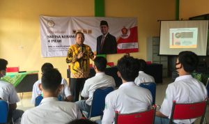 Anggota DPRD Provinsi Jabar Daddy Rohanady melakukan kegiatan Sosialisasi Sketsa Kebangsaan4 Pilar di SMK Nusantara Weru