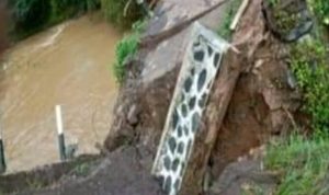 Jembatan Ambruk Satu Desa Terisolir di Cianjur, Dewan Minta Pemkab Tanggap Jembatan Ambruk Satu Desa Terisolir di Cianjur, Dewan Minta Pemkab Tanggap